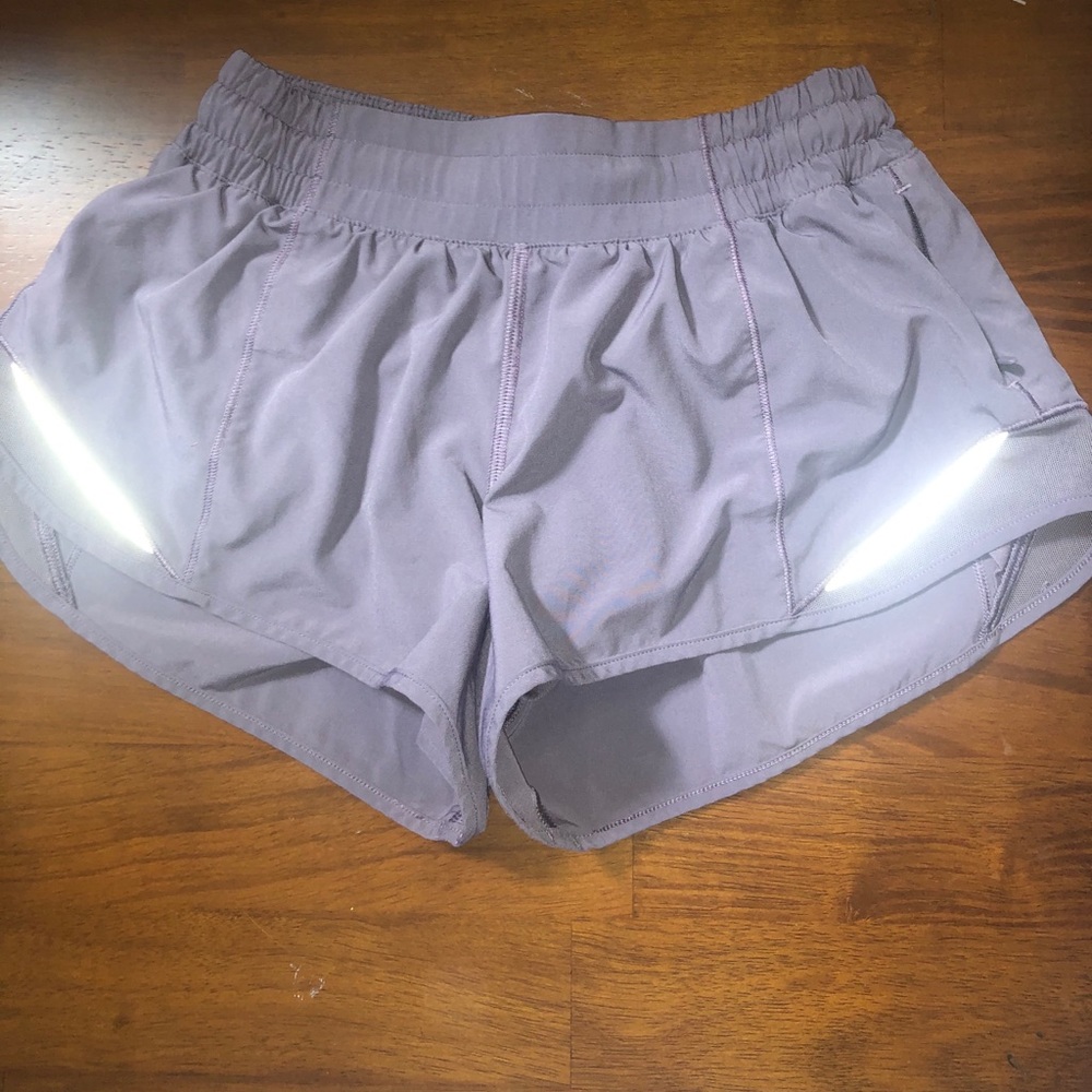 NWOT Lululemon Hotty Hot Shorts 2.5”